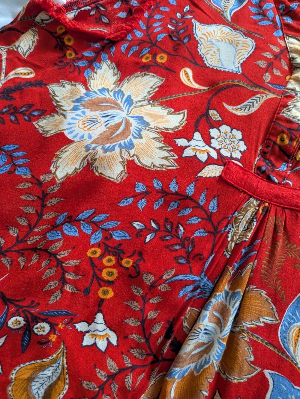 Easel Top Women’s S Red Floral Sleeveless V-Neck Tunic Blouse Flounce Botanical - Picture 10 of 12